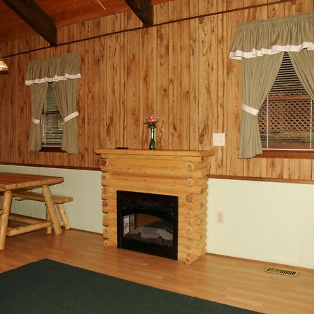Carolina Landing Camping Resort Deluxe Cabin 4 Fair Play Eksteriør billede